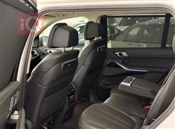 بی ئێم دەبڵیو X7